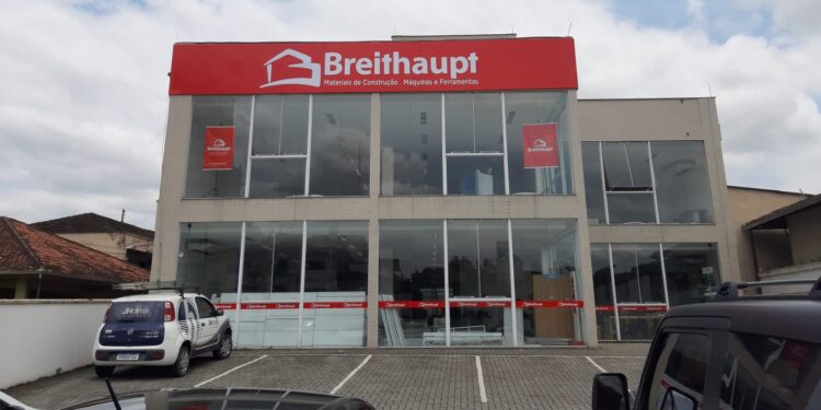 Loja Breithaupt, do Calçadão de Jaraguá, tem novo endereço