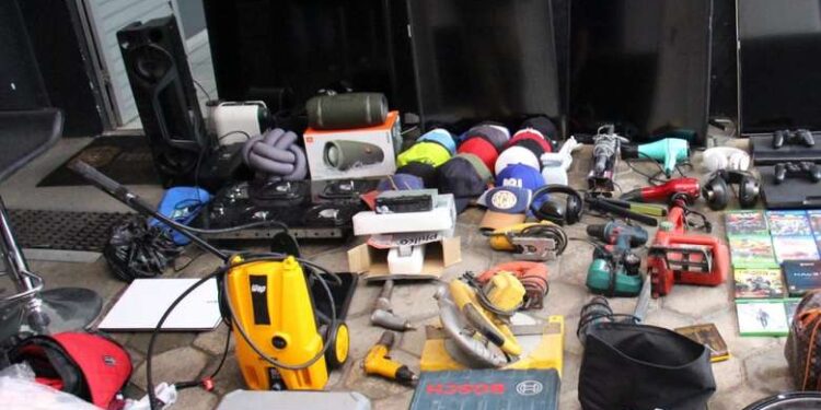 [FOTOS] Objetos recuperados após furtos em Jaraguá estão na Delegacia