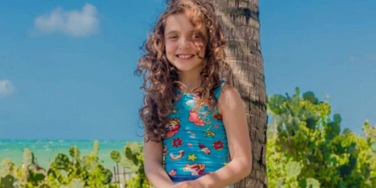 Menina de 10 anos morre após ter cabelo sugado pelo ralo da piscina em SC