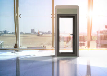 Empresa jaraguaense lança cabine de isolamento para ambientes que exigem privacidade