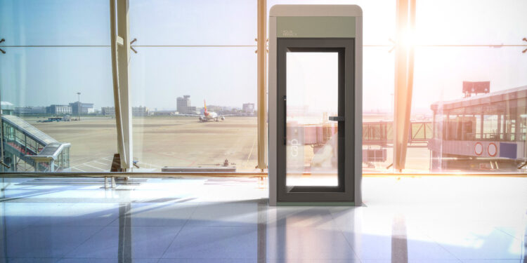 Empresa jaraguaense lança cabine de isolamento para ambientes que exigem privacidade