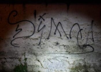 Adolescentes são apreendidos pichando muros de casas em Jaraguá do Sul