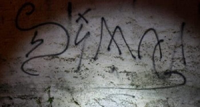 Adolescentes são apreendidos pichando muros de casas em Jaraguá do Sul