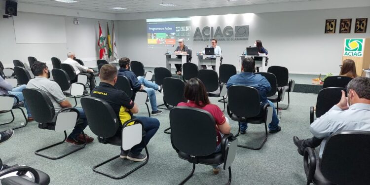 Projetos sociais que podem ser financiados por meio do imposto de renda são apresentados na ACIAG