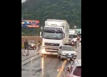 [Vídeo] Motorista tem ataque de fúria em briga de trânsito na BR-470