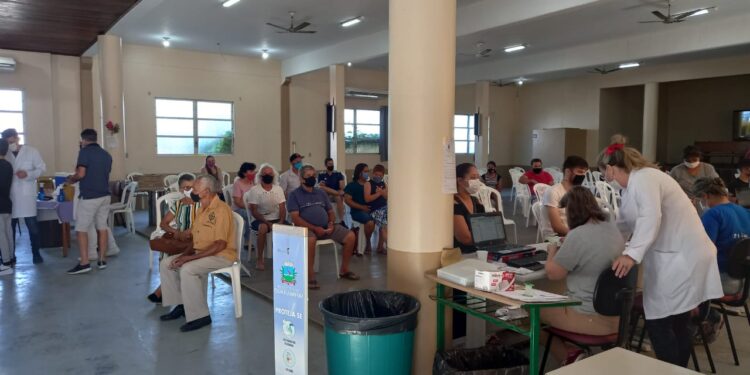 Guaramirim aplicou 300 doses da vacina contra Covid em ação no sábado (27)