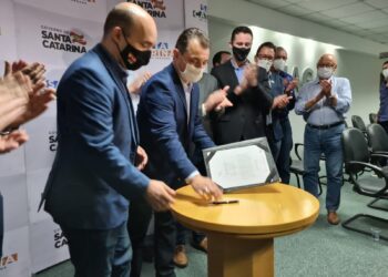 Governador lança edital de duplicação da SC-108