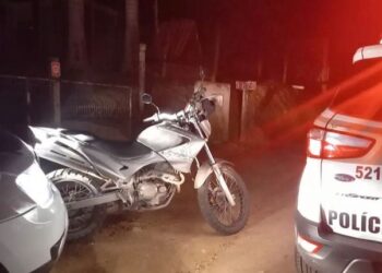 Homem com cocaína tenta fugir da PM em Guaramirim e é preso em Jaraguá