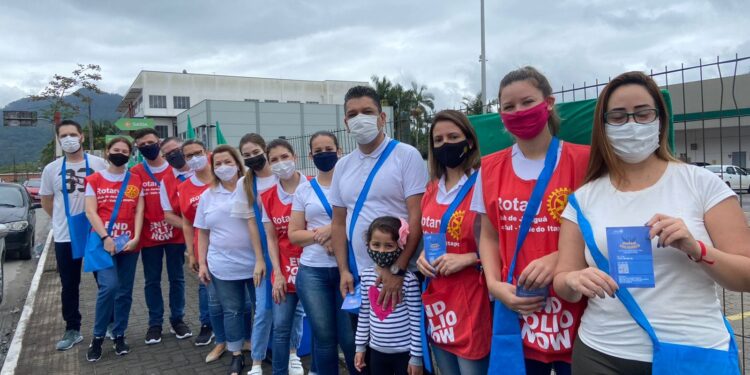 Pedágio solidário arrecada mais de R$ 20 mil para creche de Jaraguá do Sul