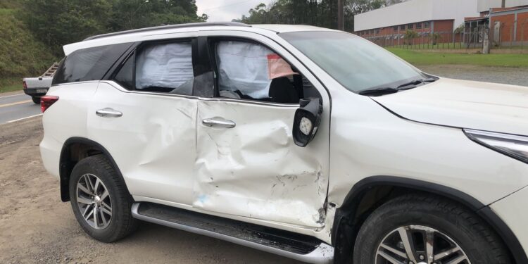 Motociclista fica gravemente ferido em acidente na BR-280, em Jaraguá do Sul