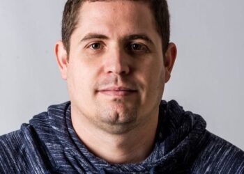 Escritor jaraguaense lança livro infantil com renda revertida para o Hospital Jaraguá