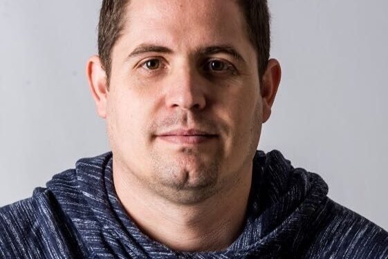 Escritor jaraguaense lança livro infantil com renda revertida para o Hospital Jaraguá