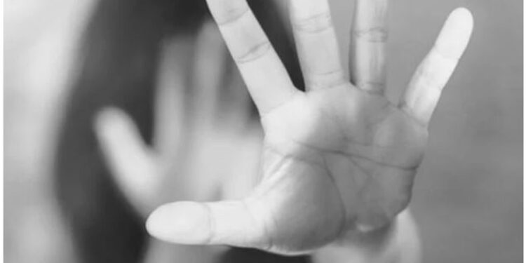 Homem é esfaqueado após tentar assediar sobrinha adolescente em SC