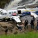 Avião onde estava Marília Mendonça é retirado do local onde caiu em Minas
