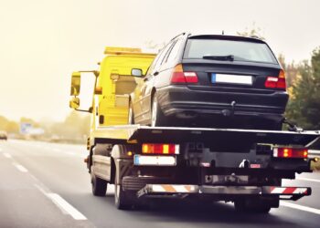 Bolsonaro sanciona lei que libera motoristas do guincho em caso de irregularidades