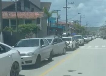 Volta do feriado tem filas de até sete horas nas estradas em SC