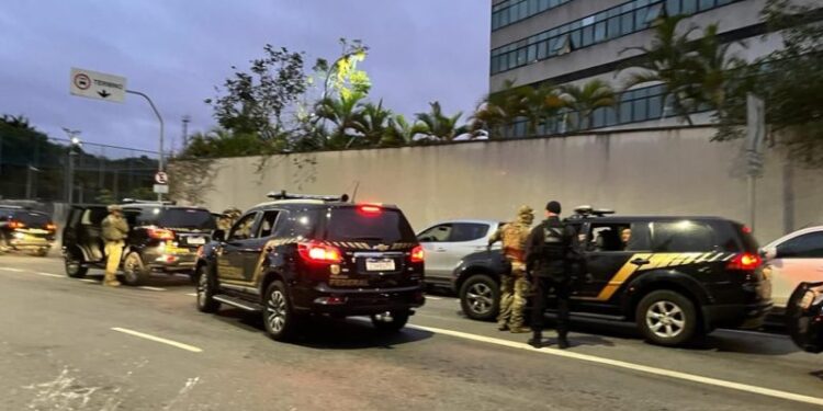 Vídeo: Suspeitos de furtar 545 bancos são presos