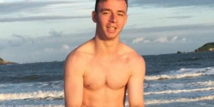 Jovem é encontrado morto em rio de Joinville