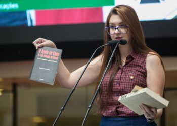 Deputados unificam projetos contra passaporte da vacina em SC