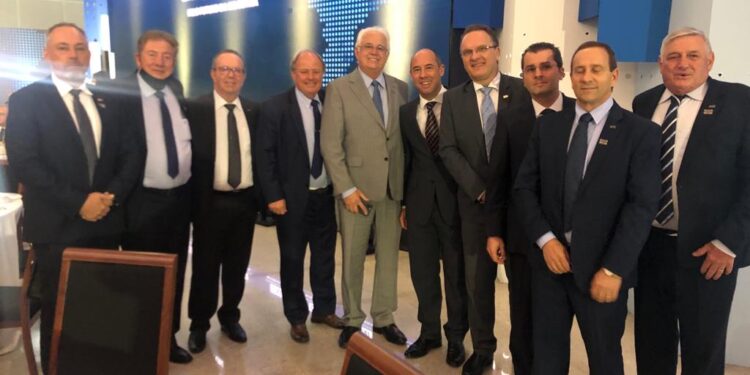 Indústria entrega a Bolsonaro propostas para mais competitividade e retomada do emprego em 2022