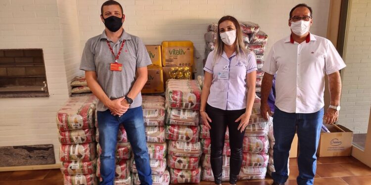 Casa São José recebe uma tonelada de alimentos do Desafio dos Gigantes