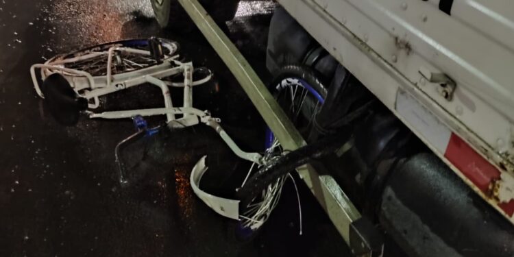 Homem fica ferido após ser atropelado por caminhão na BR-280, em Guaramirim