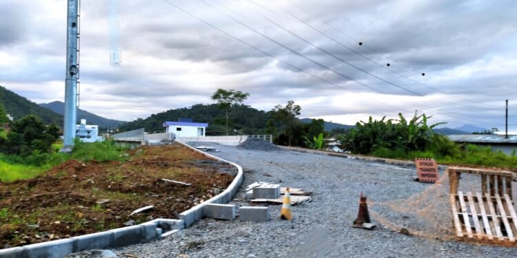 Construção da Ponte do Kalahari em Jaraguá do Sul depende da retirada de postes
