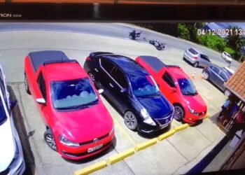 [Vídeo] Motociclista fica ferido após acidente em Joinville