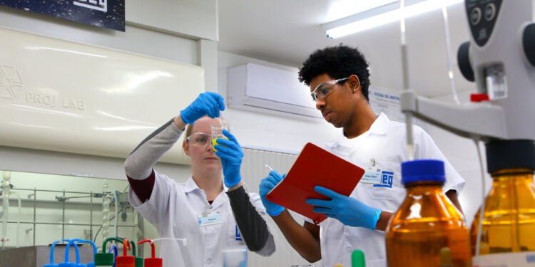 WEG desenvolve linha de revestimentos nanoestruturados em parceria com a Randon