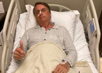 Bolsonaro está estável e segue internado sem previsão de alta