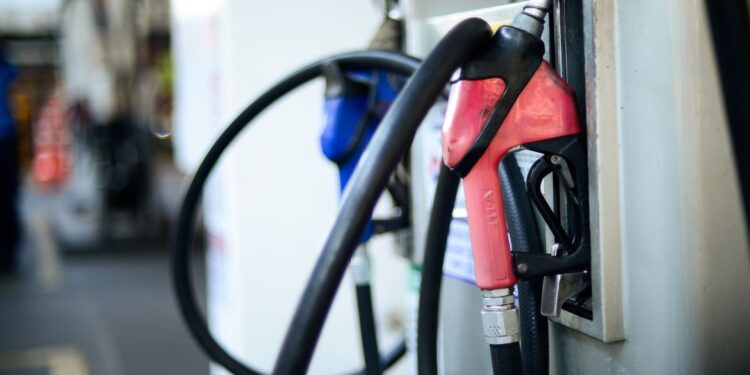 Sancionada lei que autoriza postos a comprarem etanol de produtores