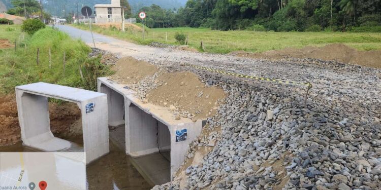Liberado o acesso de rua sobre Ribeirão Aurora, no Rio Cerro II, em Jaraguá