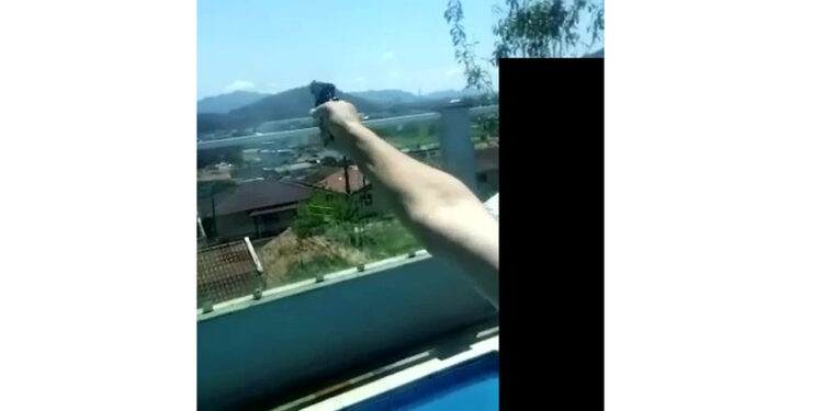 [Vídeo] Homem dispara contra casas para “acordar vizinhos” em Jaraguá do Sul