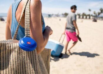 Balneário Piçarras proíbe caixas de som e narguilés perto da praia