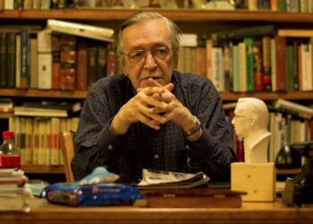 Escritor Olavo de Carvalho morre aos 74 anos