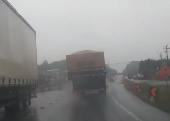 [Vídeo] Acompanhe a perseguição da PRF na apreensão de cigarros contrabandeados em Guaramirim