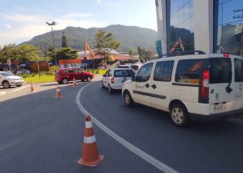 Samae implanta elevatória no canteiro da Avenida Getúlio Vargas, em Jaraguá do Sul