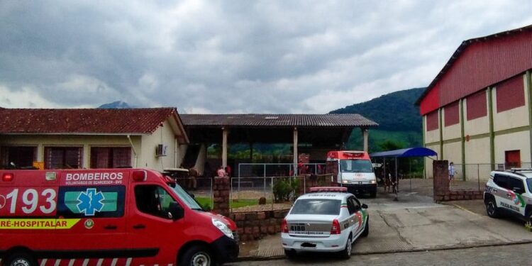 PM é acionada após adolescente atacar colegas em escola de Schroeder