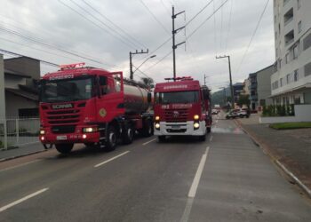 [Vídeo] Incêndio é registrado em apartamento em Jaraguá do Sul