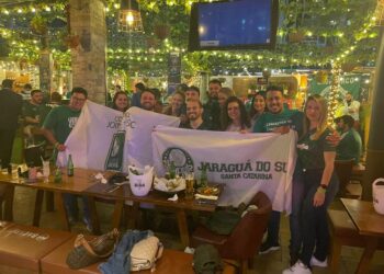 Torcedores de Jaraguá do Sul e Joinville viajam para o Oriente Médio e acompanham o Palmeiras no Mundial