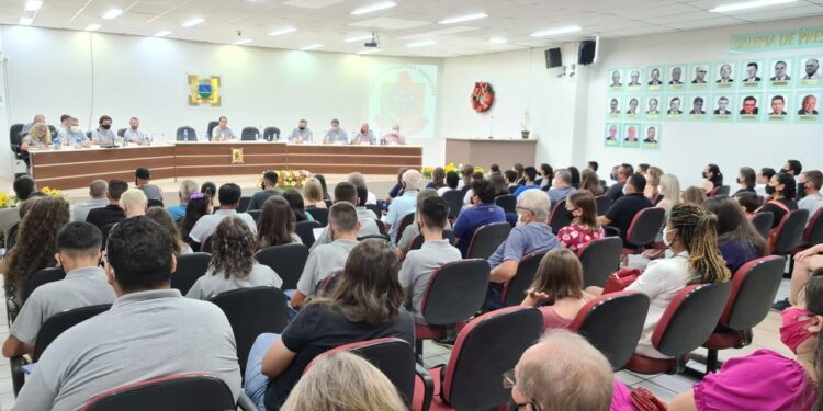 Vereadores de Guaramirim aprovam revisão salarial de 11% a servidores