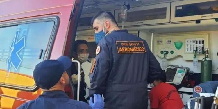 Menino é salvo por bombeiros após engolir apito em SC