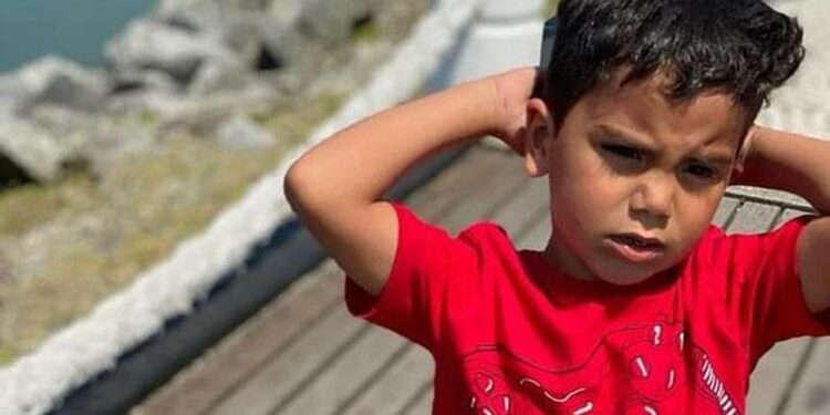 Menino de 7 anos morre após engolir apito em Santa Catarina