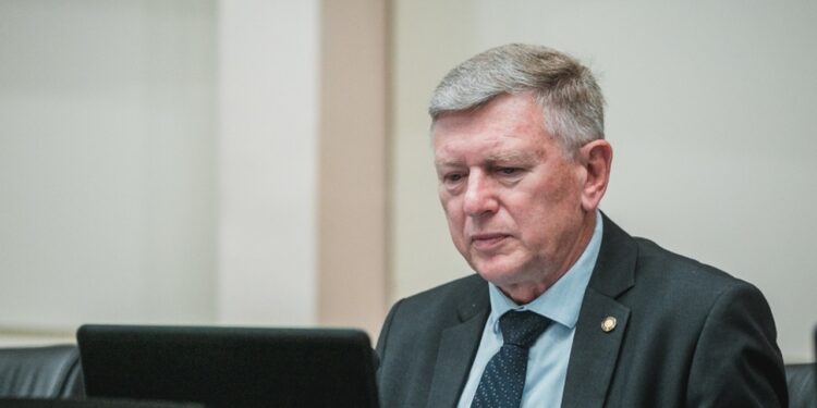 Deputado propõe projeto de lei para reduzir valor do IPVA