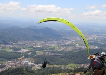 Jaraguaenses vencem 1ª etapa do Campeonato Catarinense de Parapente