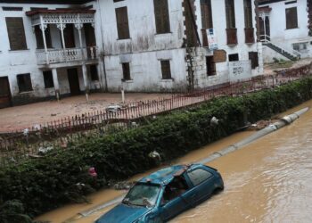 [Vídeo] Petrópolis-RJ tem 38 óbitos e expectativa de mais chuva ao longo do dia