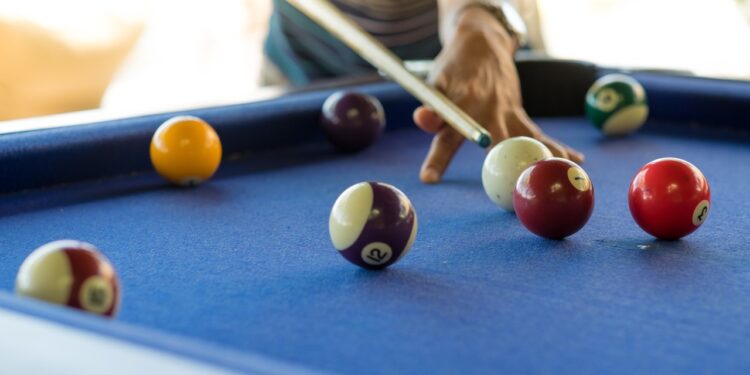 Jogo de sinuca termina com jovem morto a facadas em Blumenau