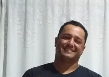 Identificado motorista que morreu após carro cair em rio em Brusque