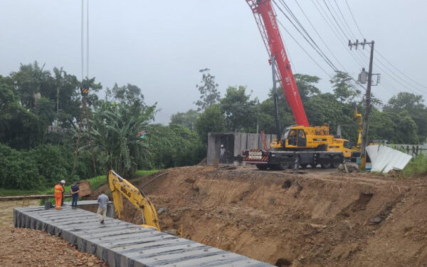 Chegam as últimas peças para construção da galeria na Rinaldo Bogo, em Jaraguá do Sul