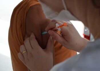 Vacinação contra a Covid-19 acontece neste fim de semana no Supermercado Komprão, em Guaramirim